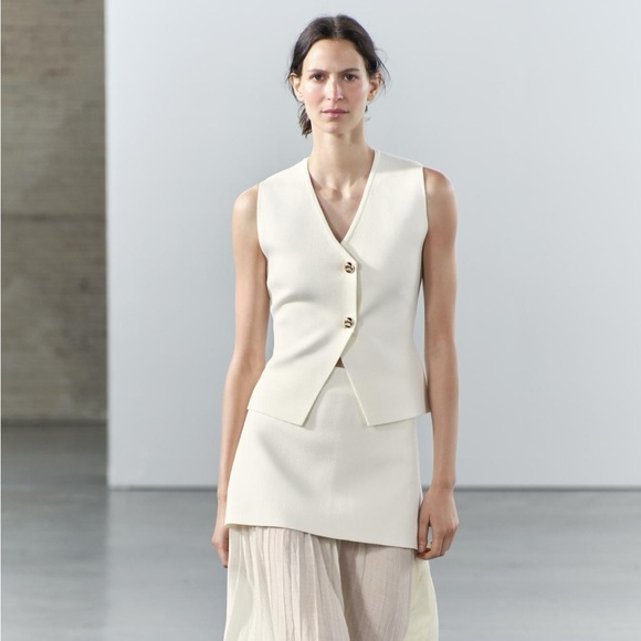 Zara Ivory Vest - Small - Picture 2 of 6